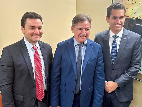 Prefeito de Várzea Alegre, Zé Helder, assegura recursos em Brasília para importantes obras