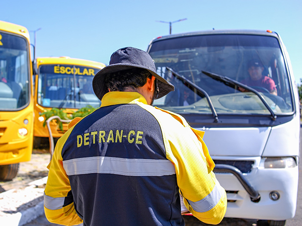 Várzea Alegre recebe vistoria do Detran-CE na frota do transporte escolar