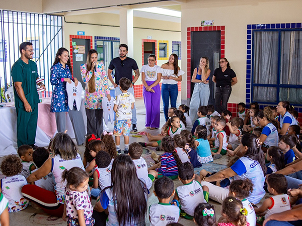 Várzea Alegre realiza ação de Saúde Bucal nas creches durante a Semana do Bebê